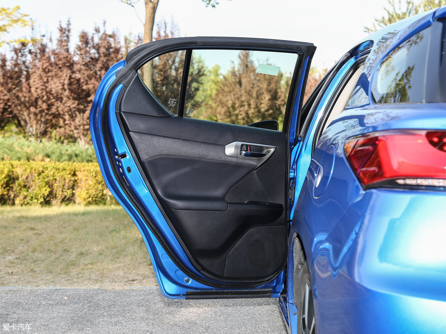 2017׿_˹CT 200h m ɫ