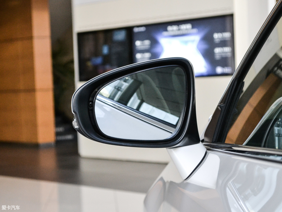 2017׿_˹CT 200h m pɫ