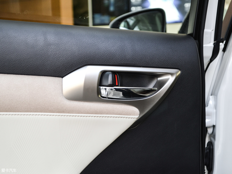 2017׿_˹CT 200h m pɫ