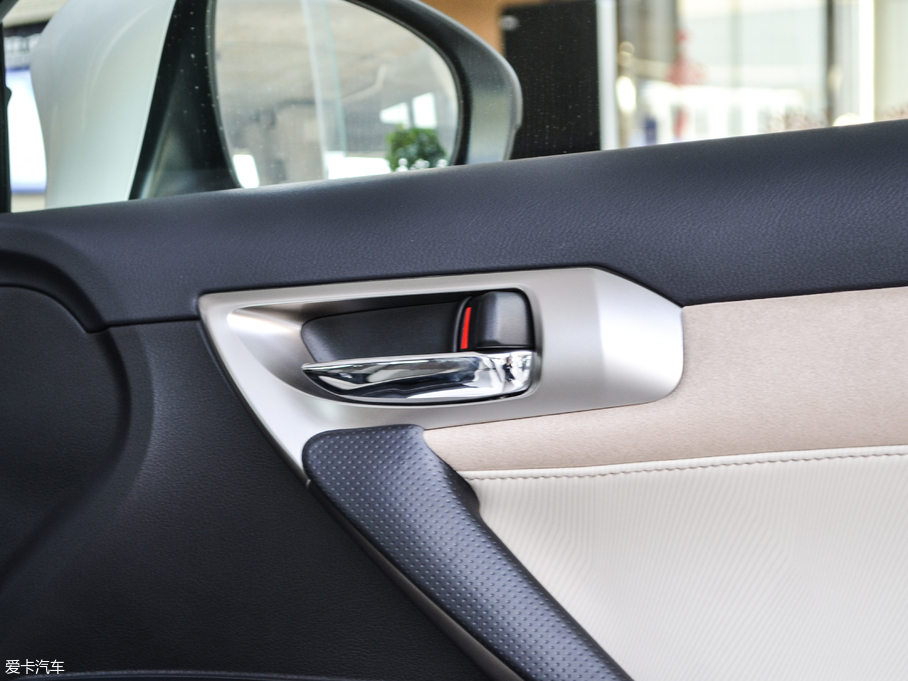 2017׿_˹CT 200h m pɫ