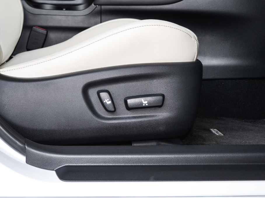 2017׿_˹CT 200h m pɫ