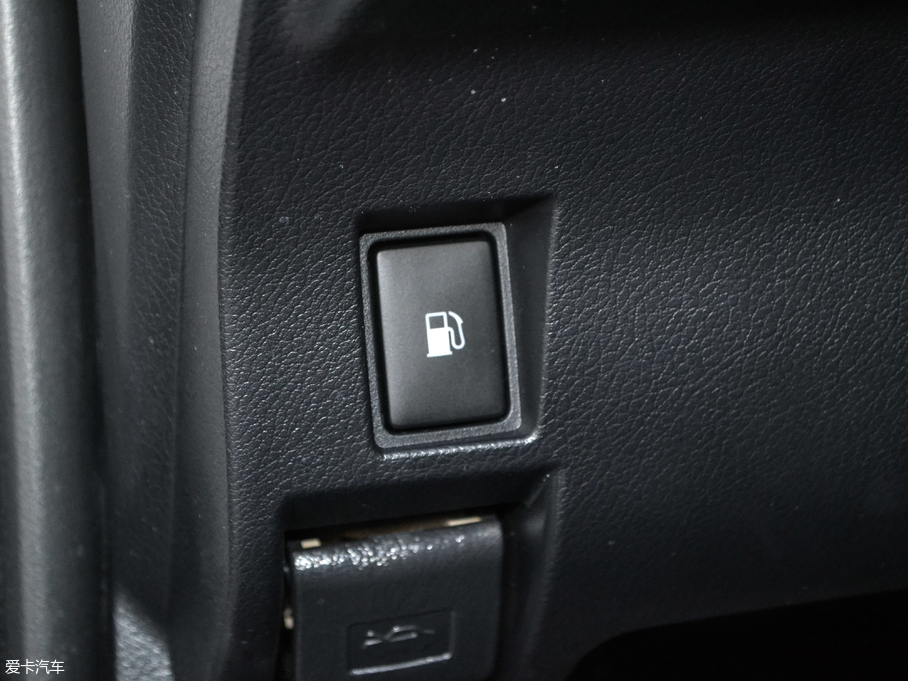 2017׿_˹CT 200h m pɫ