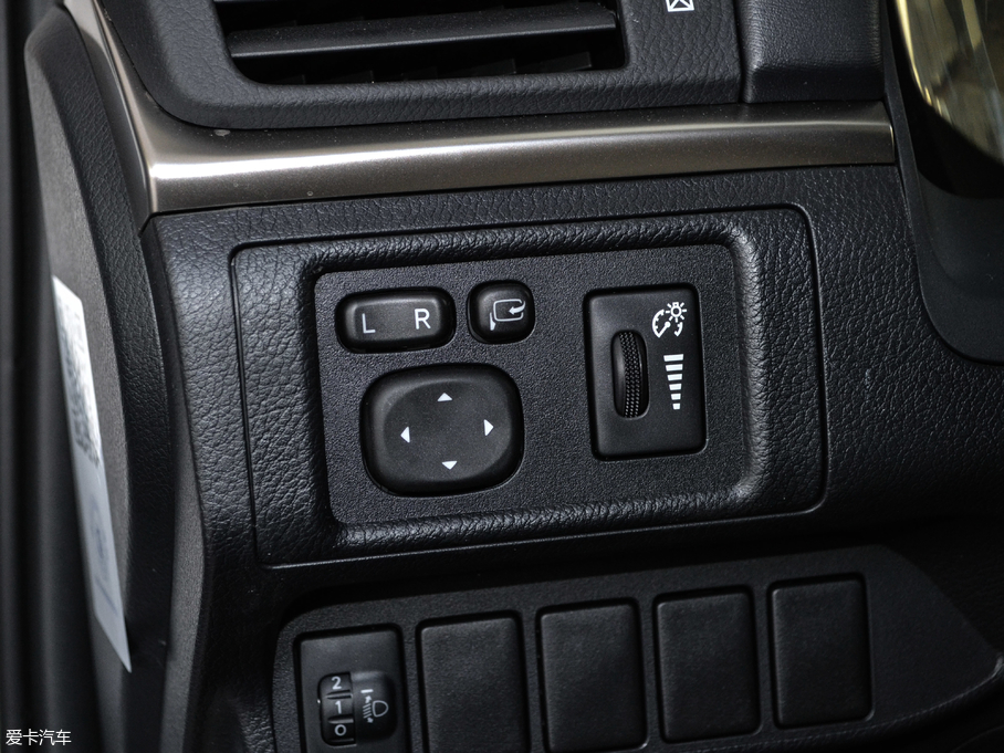 2017׿_˹CT 200h m pɫ