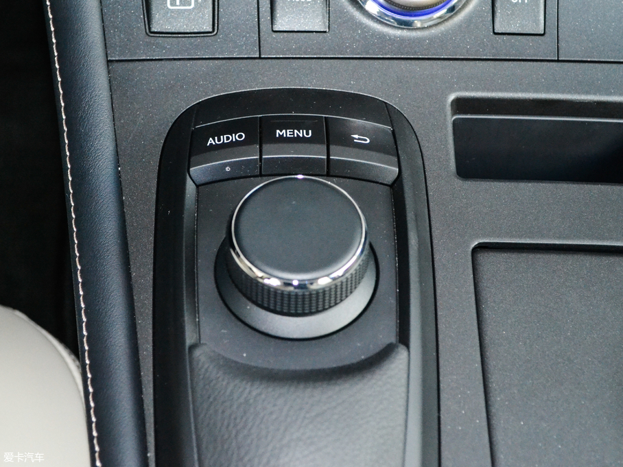 2017׿_˹CT 200h m pɫ