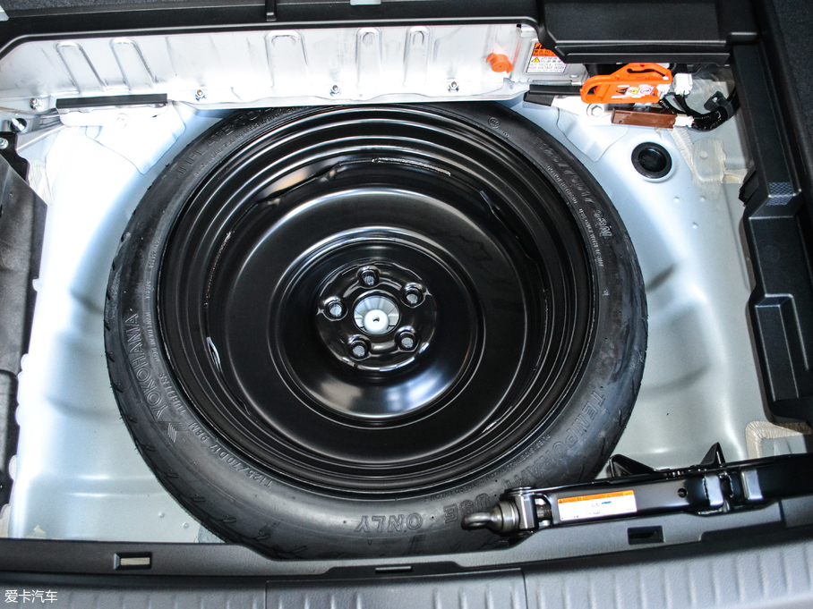 2017׿_˹CT 200h m pɫ