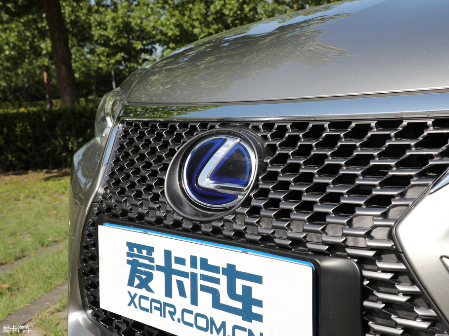 2017׿_˹CT 200h m ɫ