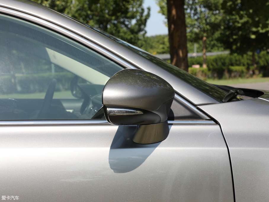 2017׿_˹CT 200h m ɫ