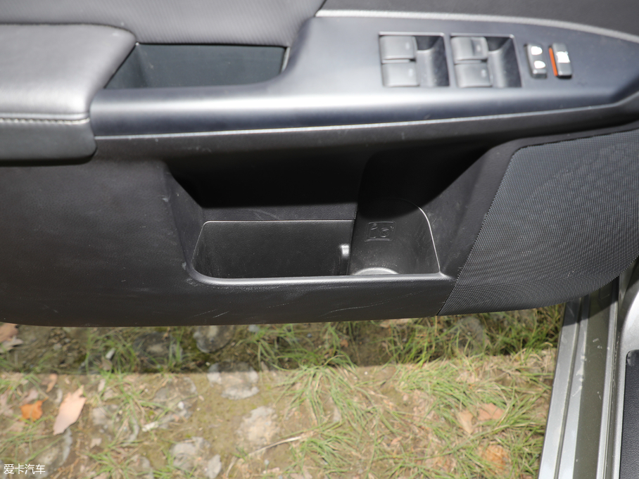 2017׿_˹CT 200h m ɫ