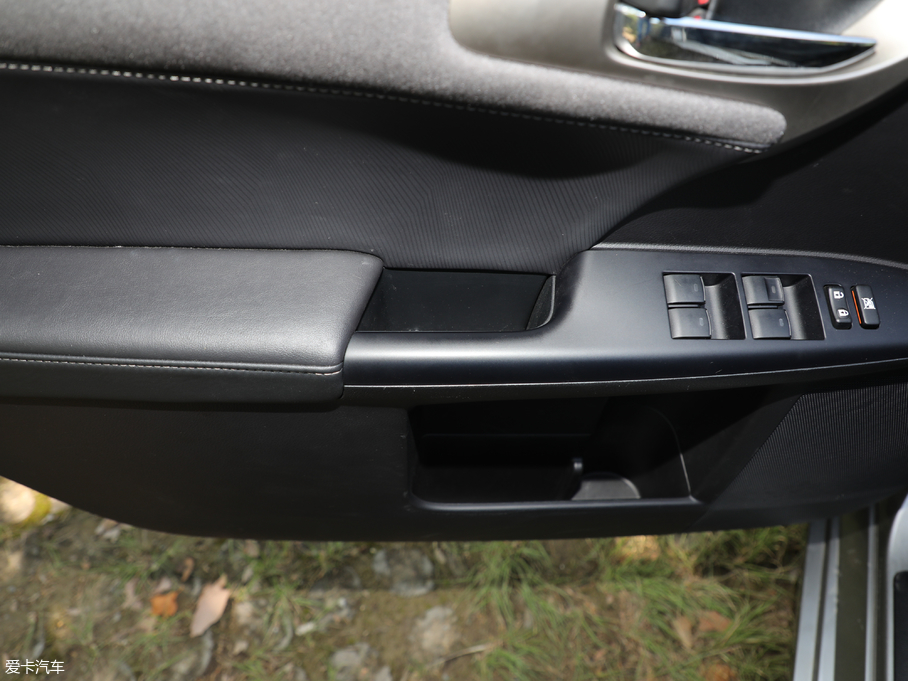 2017׿_˹CT 200h m ɫ