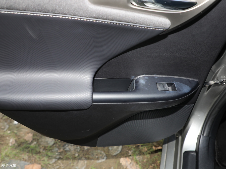 2017׿_˹CT 200h m ɫ