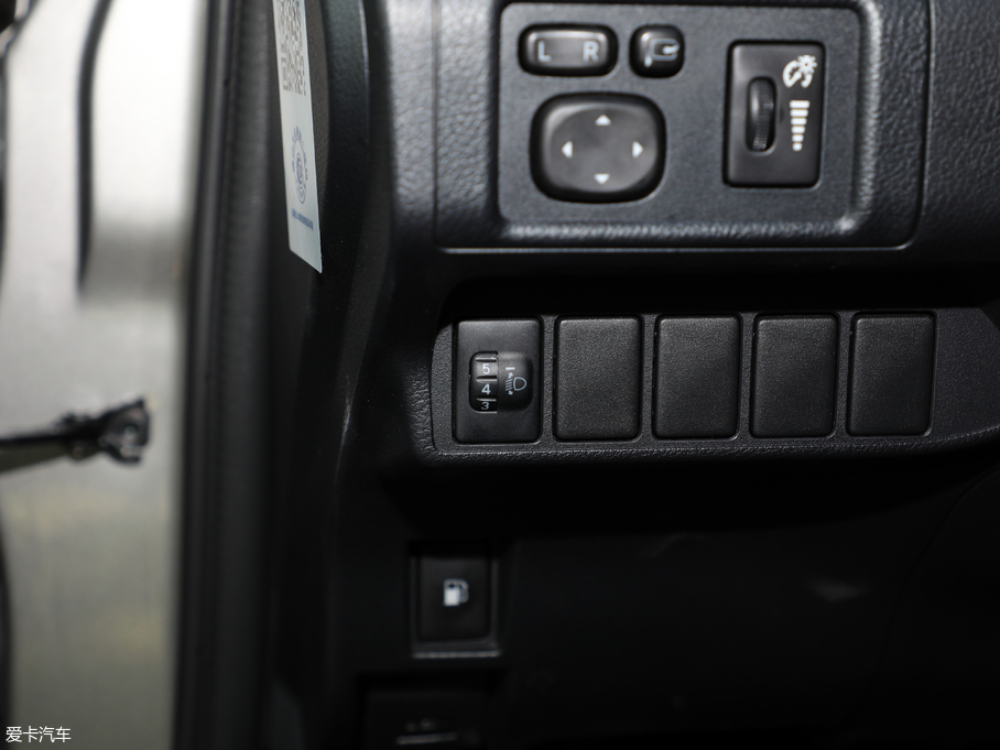 2017׿_˹CT 200h m ɫ