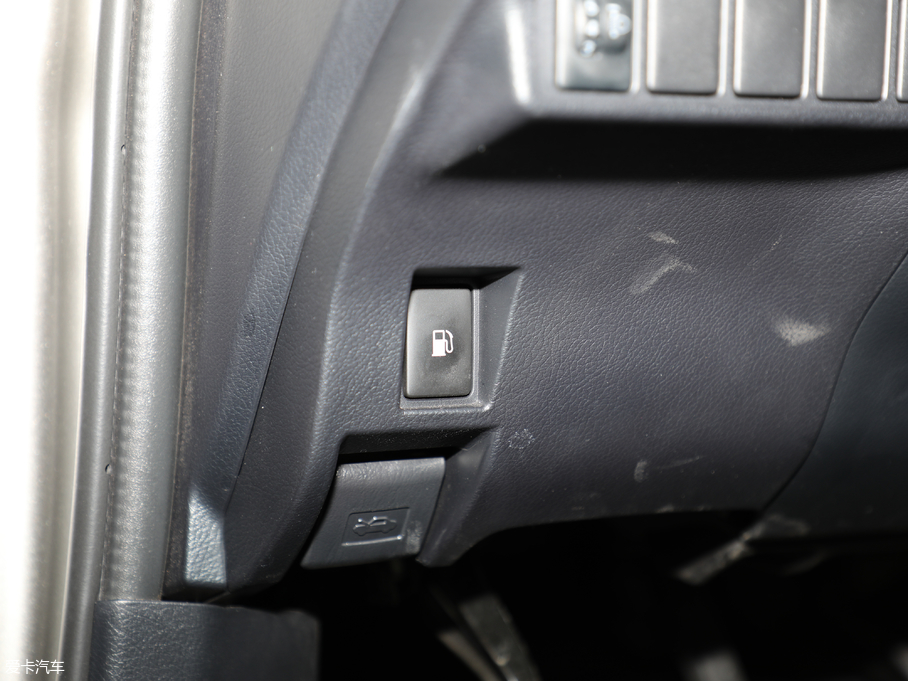 2017׿_˹CT 200h m ɫ