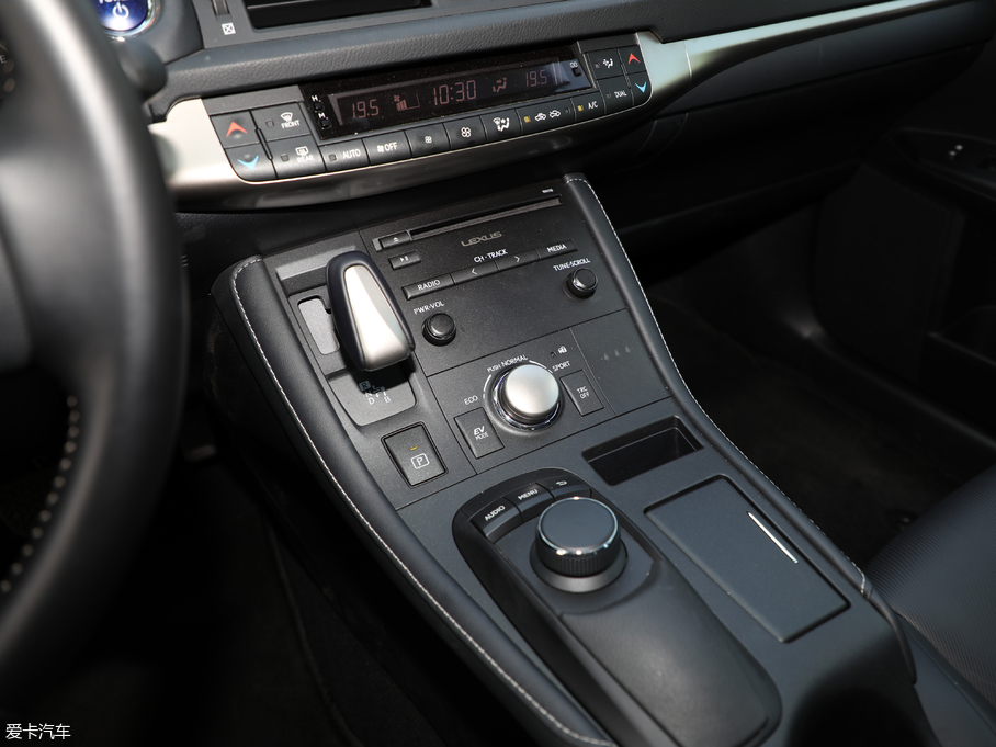 2017׿_˹CT 200h m ɫ