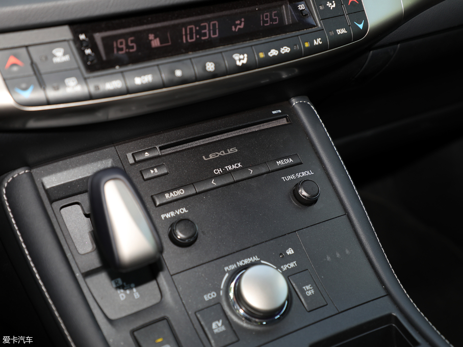 2017׿_˹CT 200h m ɫ