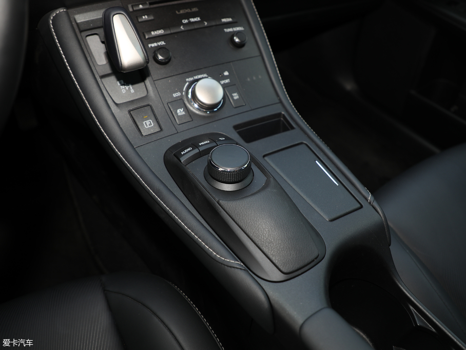 2017׿_˹CT 200h m ɫ