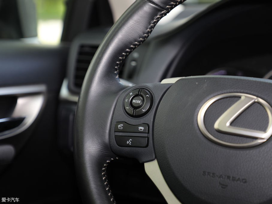 2017׿_˹CT 200h m ɫ