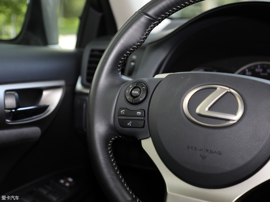 2017׿_˹CT 200h m ɫ