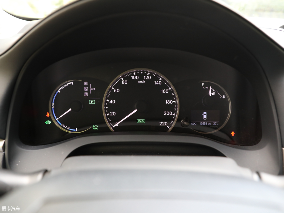 2017׿_˹CT 200h m ɫ