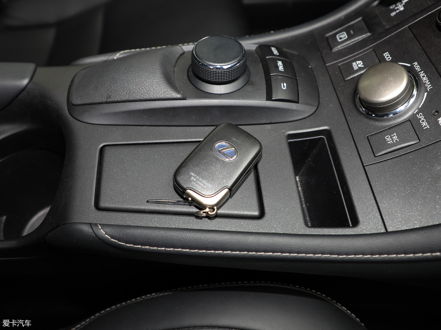 2017׿_˹CT 200h m ɫ