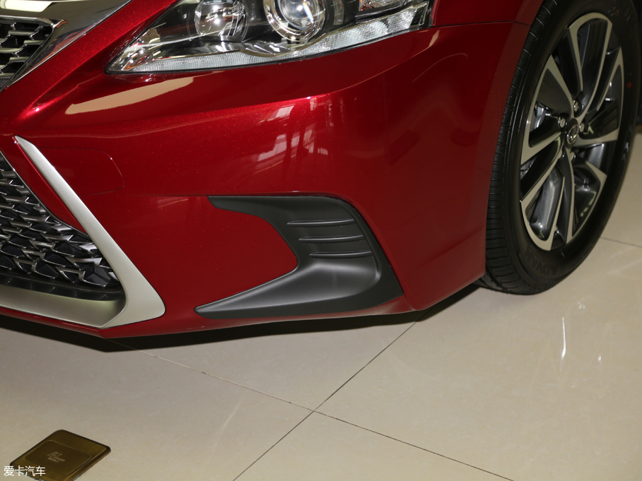 2017׿_˹CT 200h m ɫ