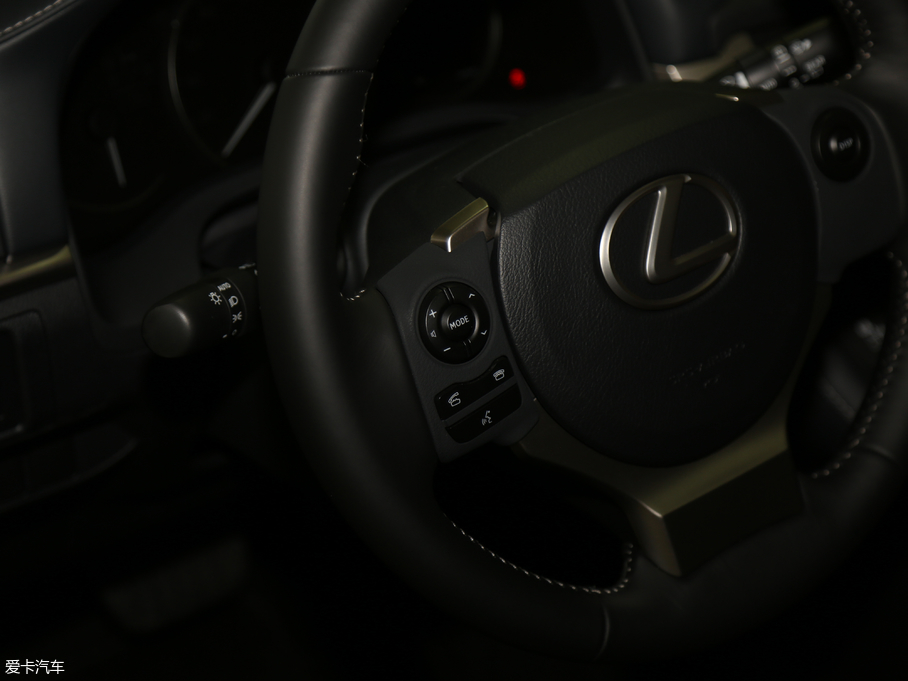 2017׿_˹CT 200h m ɫ