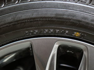 2017200h F SPORT ɫ ݆̥ߴ