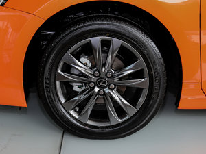 2017200h F SPORT ɫ ݆Ȧ