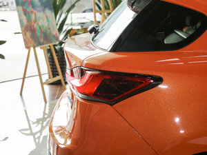 2017200h F SPORT ɫ ^