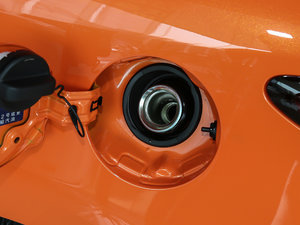 2017200h F SPORT ɫ ^