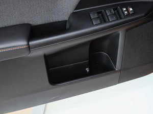 2017200h F SPORT ɫ ǰTg