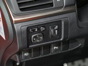 2017200h F SPORT ɫ п؅^