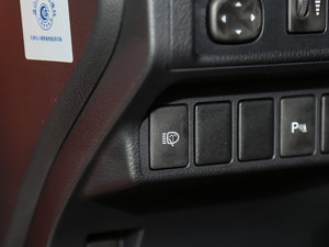 2017200h F SPORT ɫ п؅^