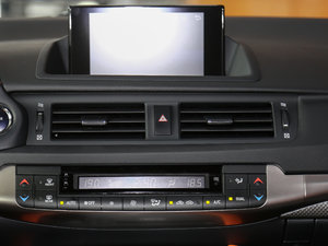 2017200h F SPORT ɫ {L