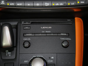 2017200h F SPORT ɫ {