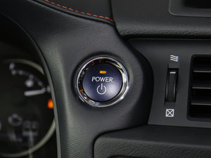 2017200h F SPORT ɫ п؅^