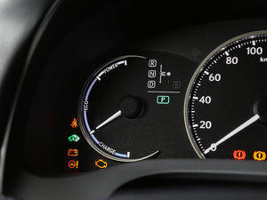 2017200h F SPORT ɫ п؅^