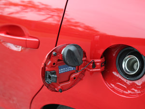 2017200h F SPORT pɫ ^