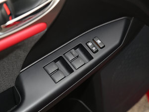 2017200h F SPORT pɫ {܇ƅ^	