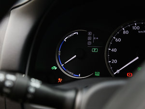 2017200h F SPORT pɫ п؅^