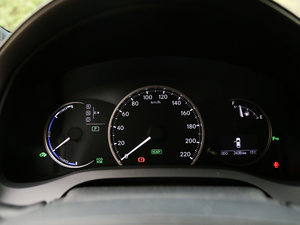 2017200h F SPORT pɫ x