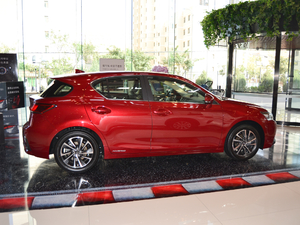 2017200h F SPORT ɫ w^