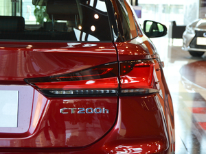 2017200h F SPORT ɫ β