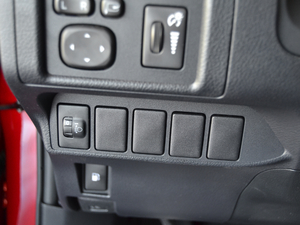 2017200h F SPORT ɫ п؅^