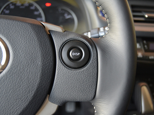 2017200h F SPORT ɫ п؅^