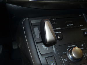 2017200h F SPORT ɫ QU