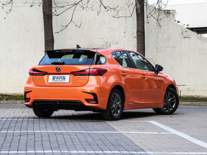 2017200h F SPORT pɫ w^