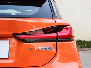 2017200h F SPORT pɫ β