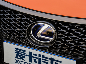 2017200h F SPORT pɫ ^