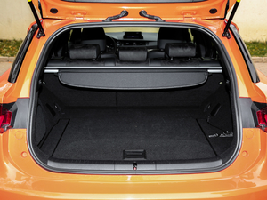 2017200h F SPORT pɫ g