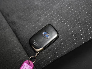 2017200h F SPORT pɫ 